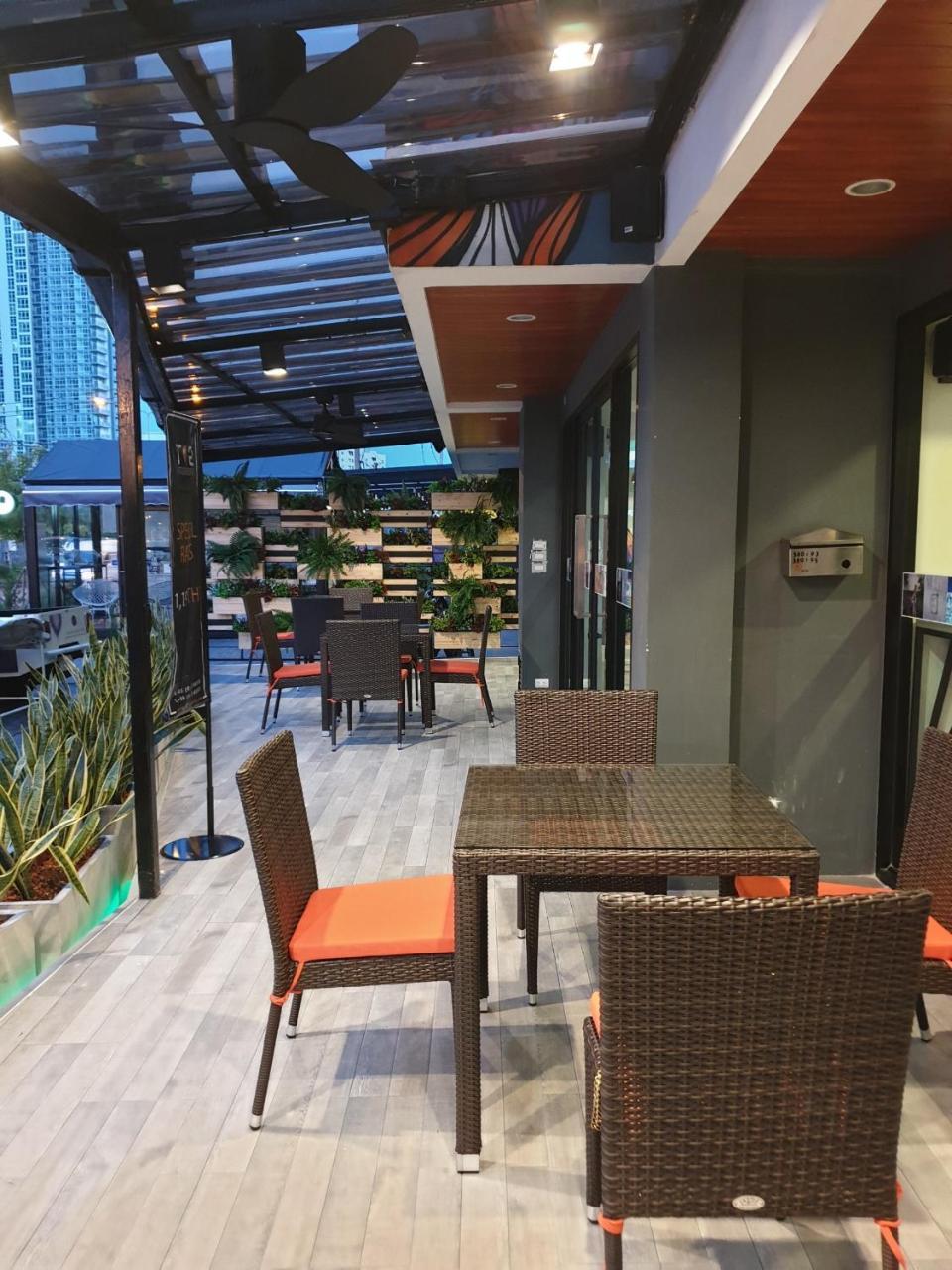 T2 Jomtien Pattaya Hotel Luaran gambar